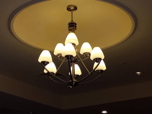 تصویر 2 از انواع لامپ سقفی بزرگ + نصب آسان